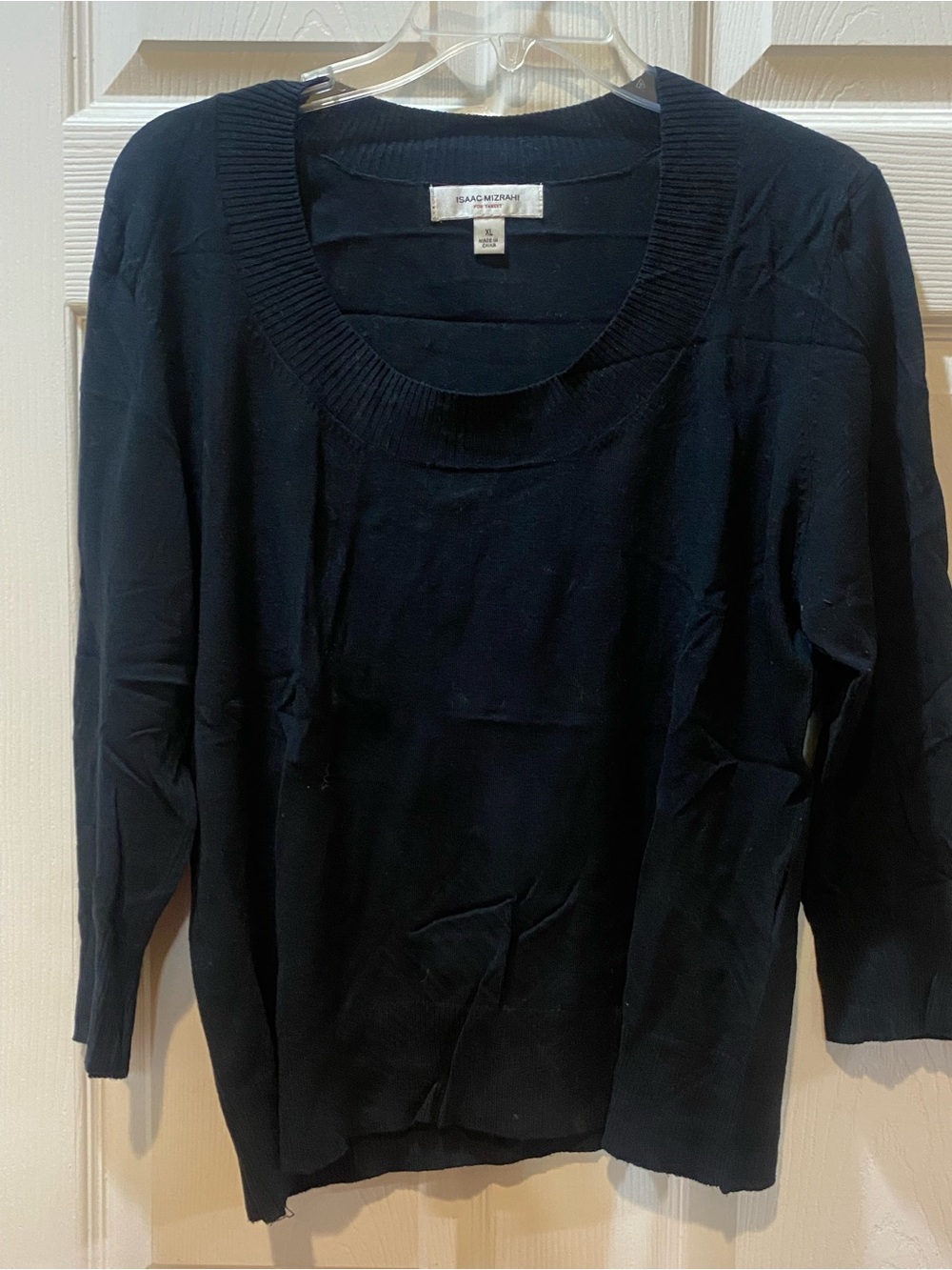 Isaac Mizrahi Black Scoop Neck Women's Sweater - Classic Knit